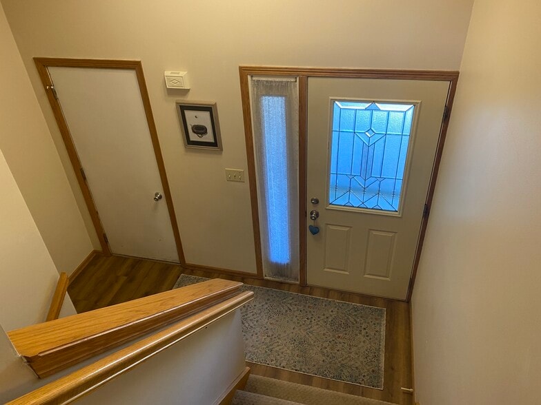 Building Photo - 619 Wellington Dr