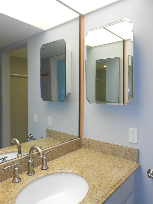 Building Photo - 2602 Nassau Bend