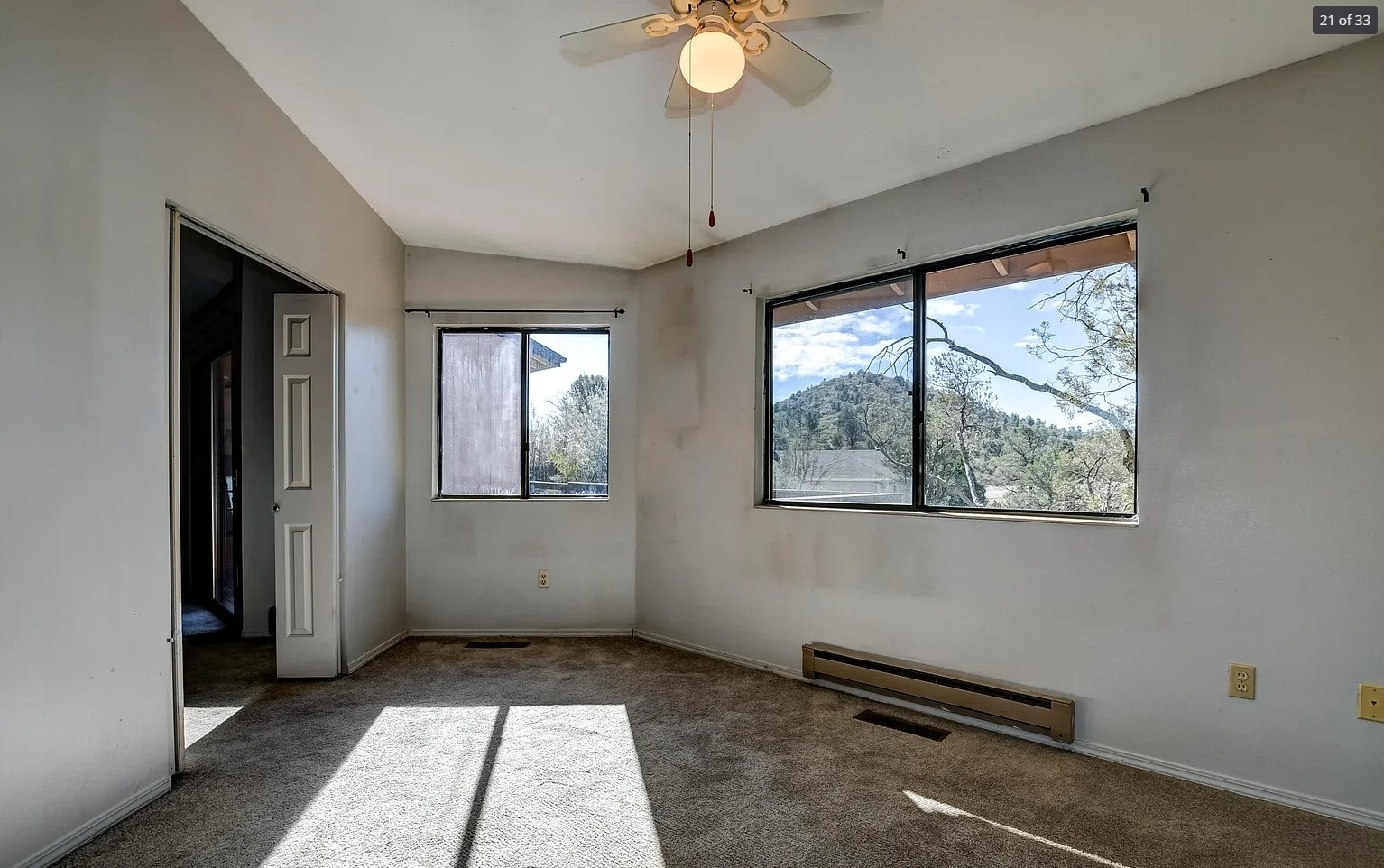 Building Photo - 4944 Summit Cir