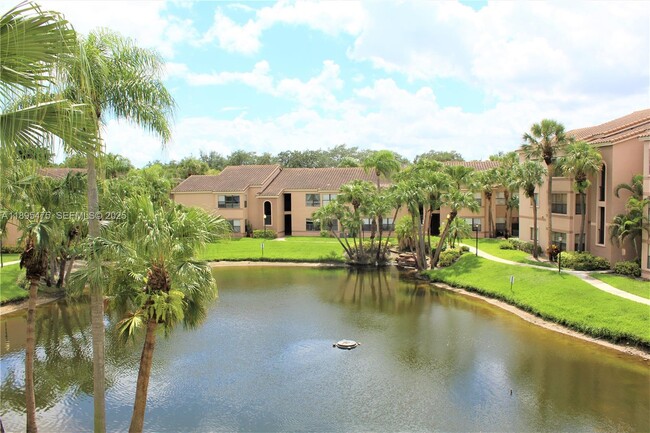 Building Photo - 2926 S University Dr