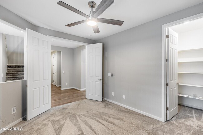 Building Photo - 17635 W Red Fox Rd