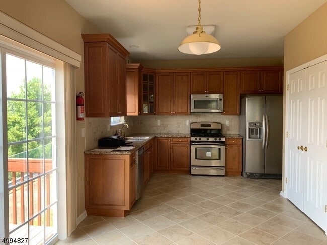 Building Photo - 297 Winding Hill Dr