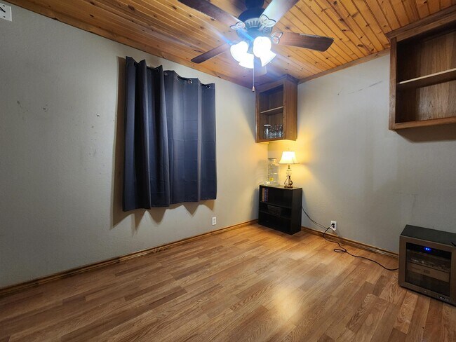 Building Photo - 624 CR 408