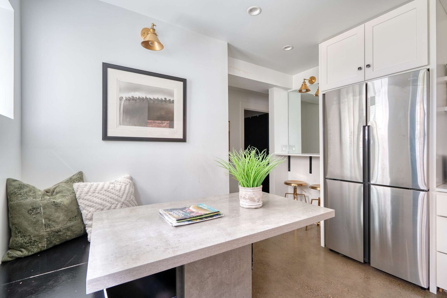 Building Photo - 18 NW 22nd Pl