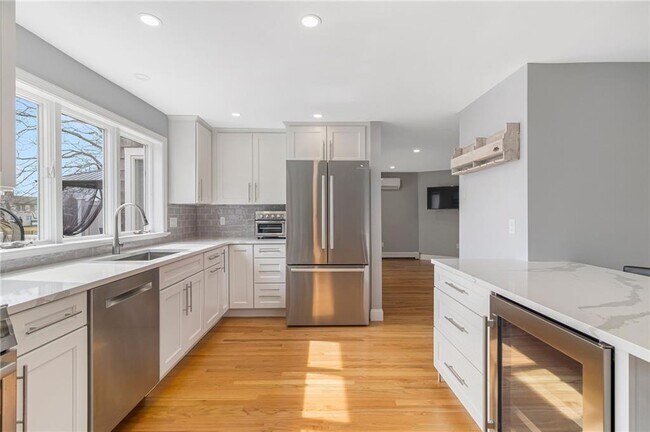 Building Photo - 53 River Run Rd