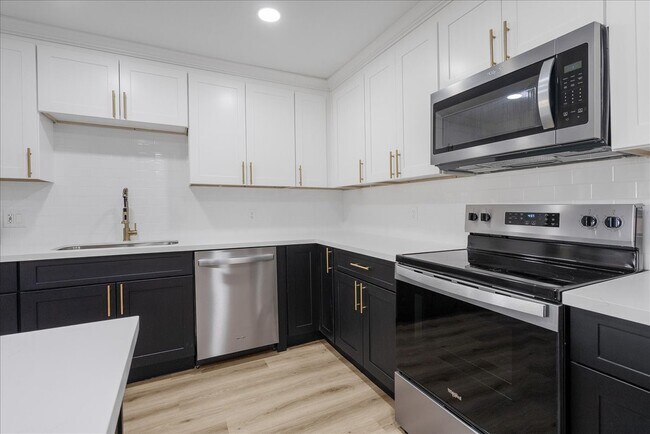 Building Photo - 5219 Cosby St