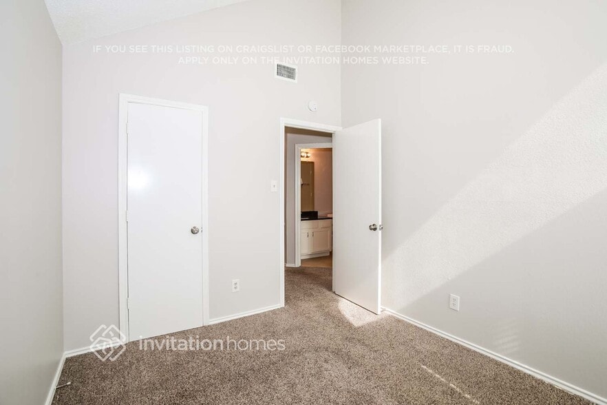Building Photo - 948 Sylvan Creek Dr