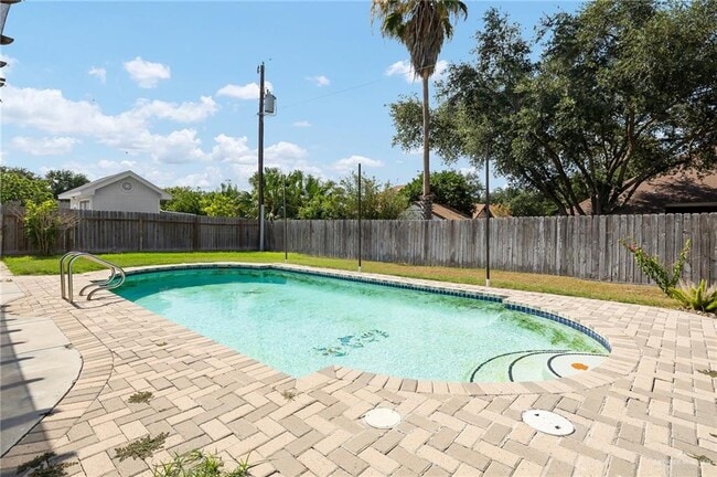 Building Photo - 1701 Terrace Dr