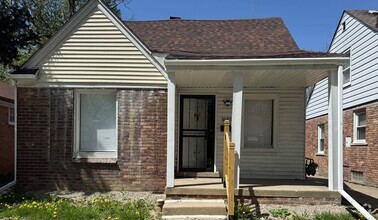 Building Photo - Renovated 3-Bedroom Home – We Welcome Sect...