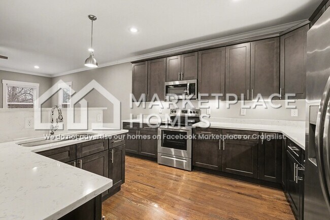 Building Photo - 122 Valley View St