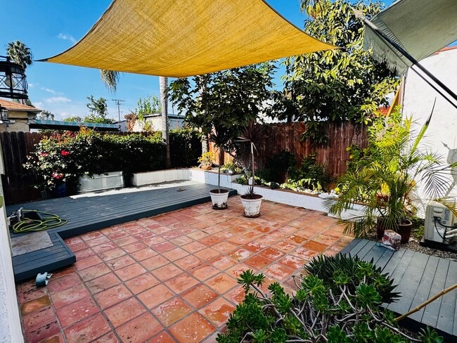 Building Photo - Remodelled Two Bedroom Home + Office for Rent in LB!