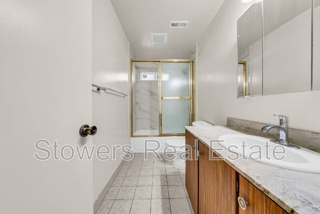 Building Photo - 925 St Louis Ct