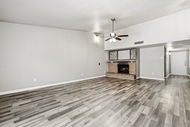 Building Photo - 3BR/2.0BA Single Family - Carrollton