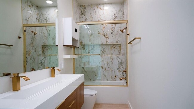 Building Photo - 605 N Idaho Ave