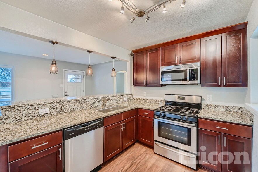 Building Photo - 3290 Magnolia St