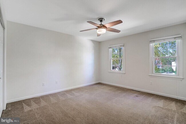 Building Photo - 6031 Mayfair Ln