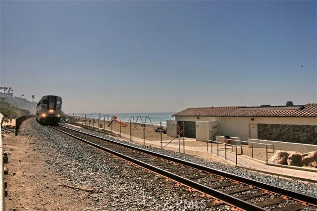 Building Photo - 1008 Calle Venezia