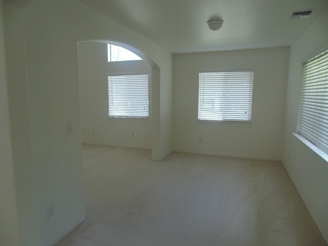 Building Photo - 4 Bedroom / 3 Bath House in The Islands Ga...