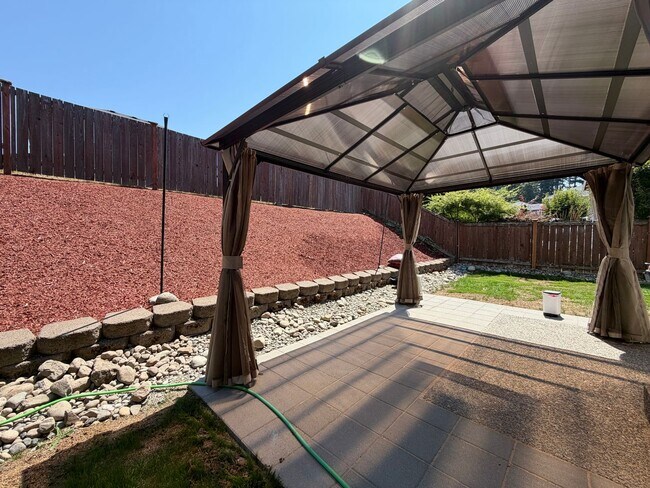 Building Photo - Updated Lakeland Hills Home w/ Air conditioning
