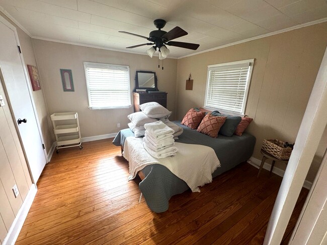 Building Photo - 820 Brown Rd