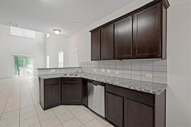 Building Photo - 1620 Bryant Dr