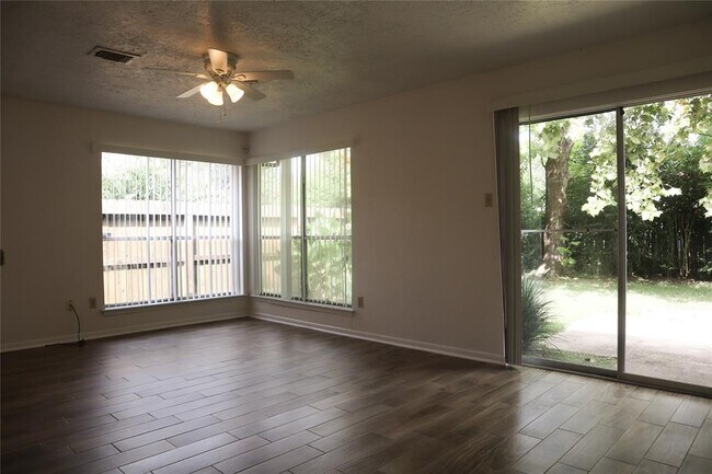 Building Photo - 915 Valley Ranch Dr