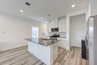 Building Photo - 10113 Berkeley Spgs Trl