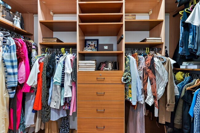 Building Photo - 236 Carina Dr