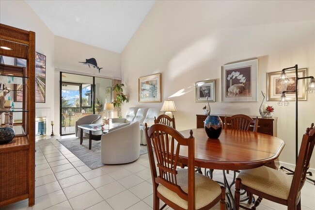 Building Photo - 143 Bay Colony Dr N