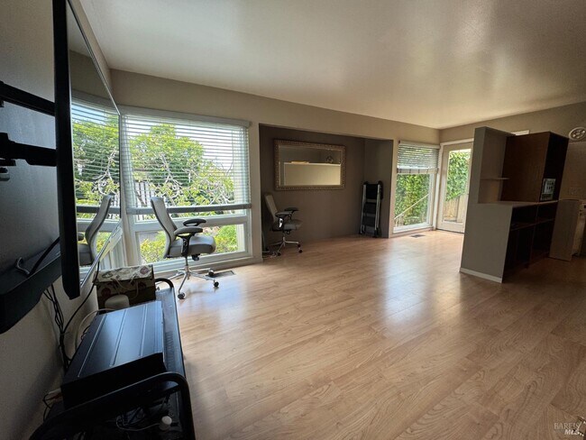 Building Photo - 21 Portofino Rd