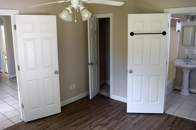 Back bedroom with closet - 18 Morrison Ave