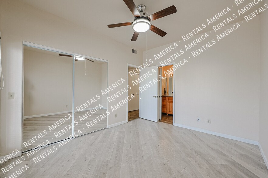 Building Photo - 11666 N 28th Dr
