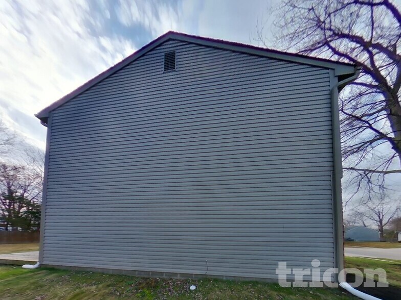 Building Photo - 4229 Sycamore Ct