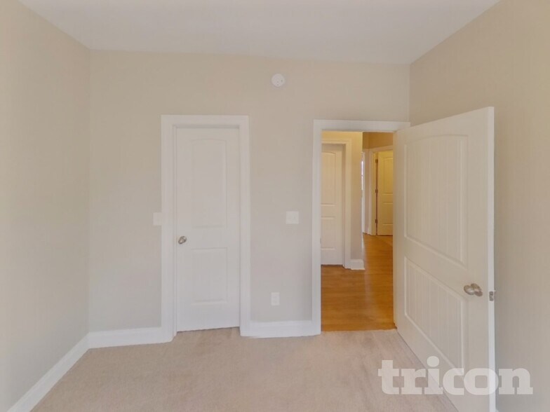 Building Photo - 1306 Crescent Ridge Drive