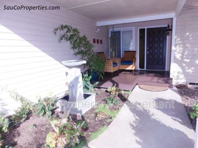 Building Photo - 19739 SW Sandra Ln