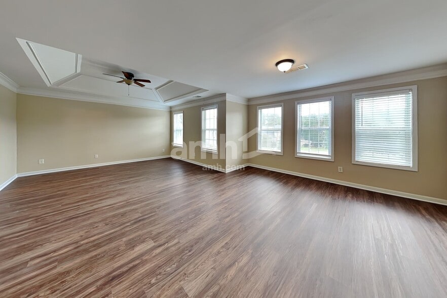 Building Photo - 3341 Kittery Dr SW