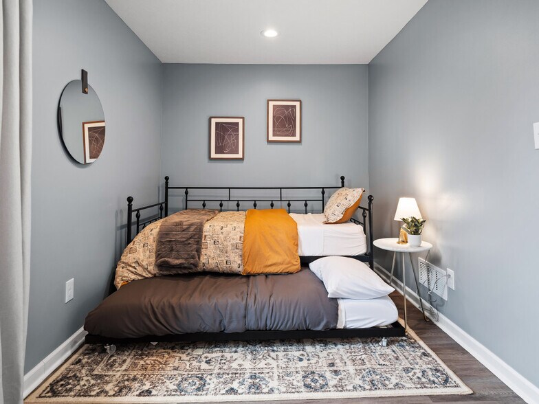 Building Photo - 6110 Lawn Ave