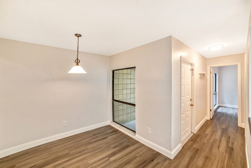 Building Photo - 4307 SW 70th Ter