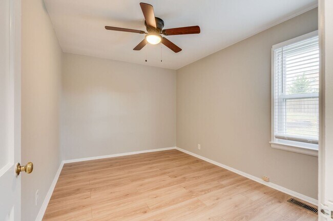 Building Photo - 2614 Mimosa Ln