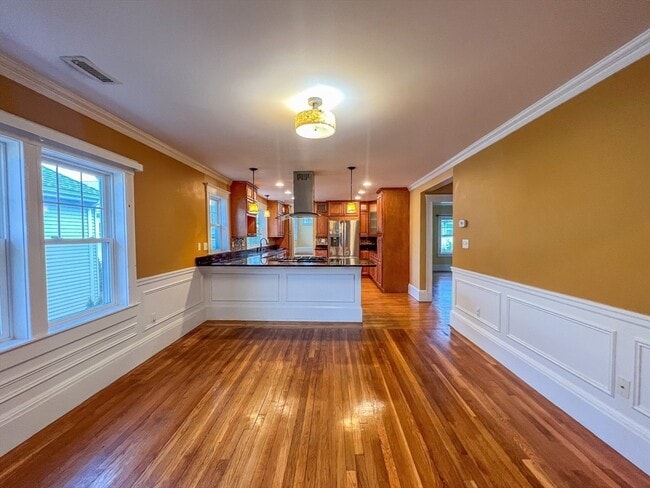 Building Photo - 267 Beech St