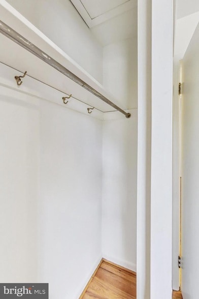 Building Photo - 1208 Pinewood Dr