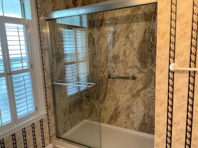 Building Photo - 3650 Farmington Pl