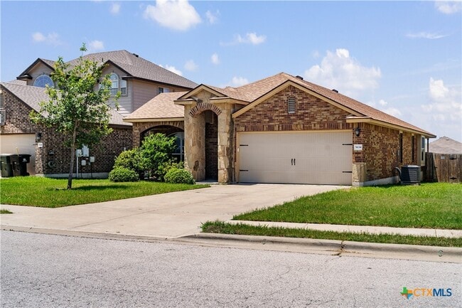 Building Photo - 5634 Stonehaven Dr