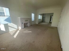 Building Photo - 66 N Fir St