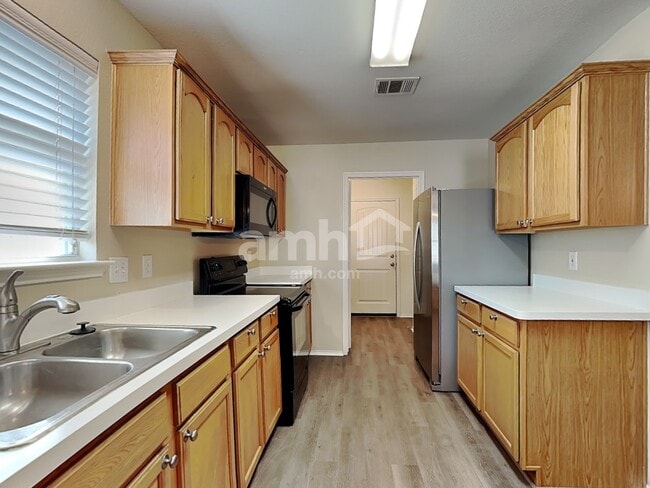 Building Photo - 2017 Woodhurst Trl