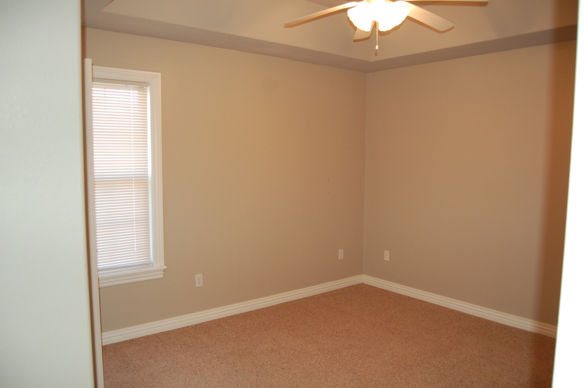 second bedroom approx. 12x12 - 6188 W Milliken Bnd