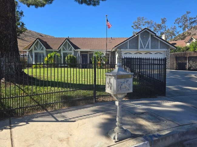 Primary Photo - Nice Single Story Home