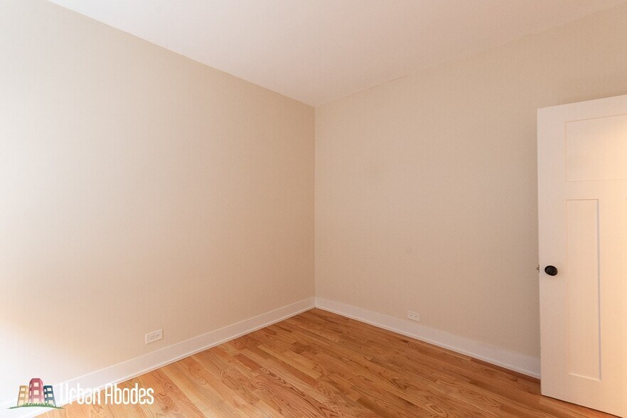 Building Photo - 3731 N Pine Grove Ave