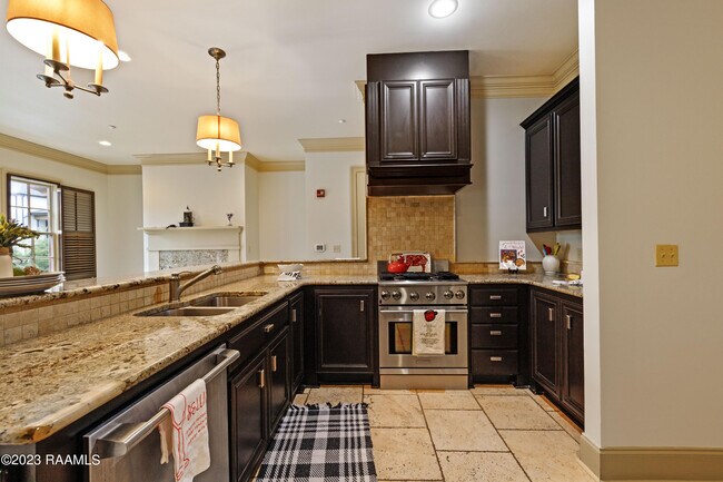 Building Photo - 605 Silverstone Rd
