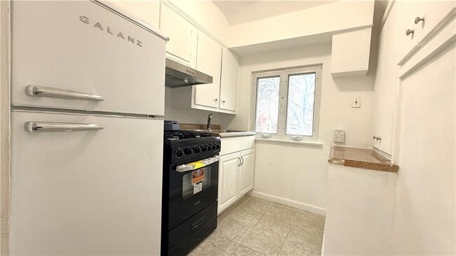 Building Photo - 28-16-28210 210th Pl